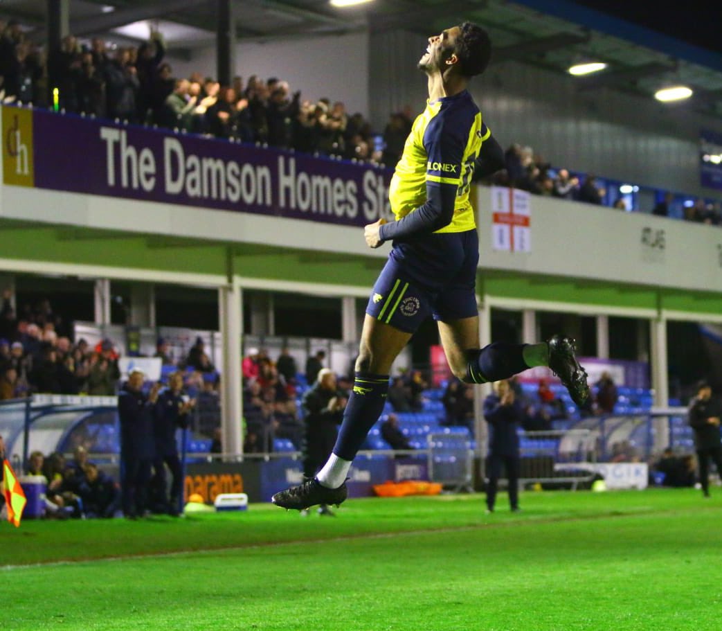 Going to start sounding like a broken record at this point but… This guy is an absolute joke man🔥 2 superb goals this evening, play-offs pretty much wrapped up too💪 📷 - @SolihullMoors #SMFC🟡🔵