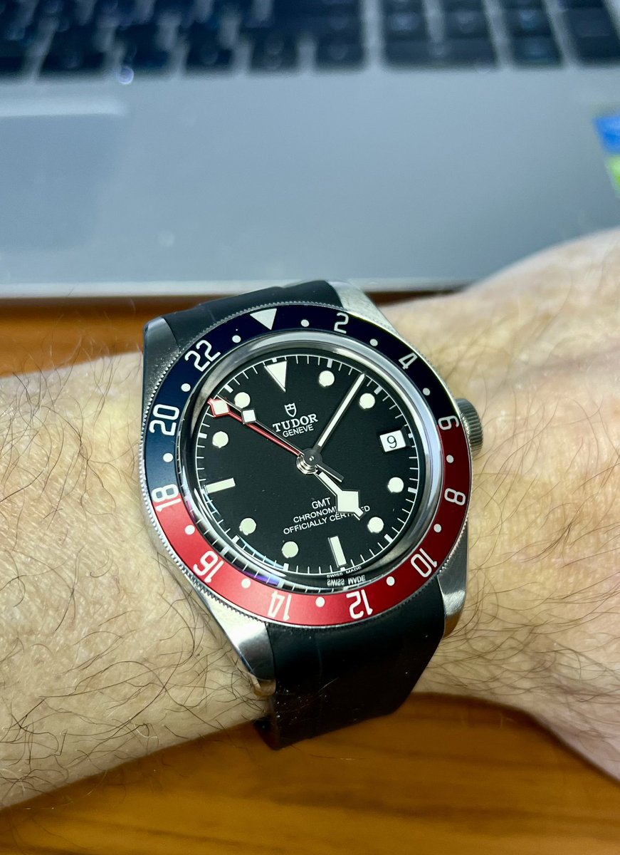 mi6guy's tweet image. Hey all. Almost forgot today is Tudor Tuesday. Black Bay GMT. Love it or hate it, I wear it when I am in my office in the skies.  #watchesoftwitter #tudorwatches. #Tudor
