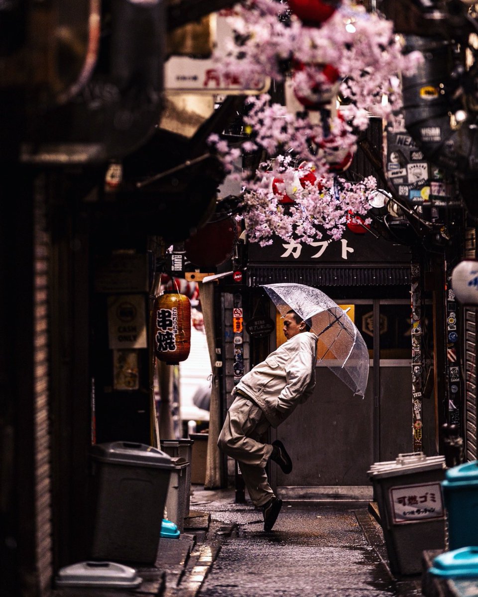 Dancer: KEIN @kein_m from @novel_nextus , @valuence_infinities 
📸: @hamashow_works 
📍: 新宿 思い出横丁

—————————
CANON @make_the_moment 
@eos_canonjp 
R6 mark-Ⅱ
EF70-200mm F2.8L II USM
SS 1/320 F2.8 ISO100
—————————

#dancephotography #dancephotographer
#hamashow #kein