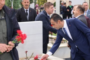 📍Şehitlik Ziyaretimiz İl Protokolümüzle birlikte Karaman Şehitliğini ziyaret ederek, vatanımızın bölünmez bütünlüğü, milletimizin selâmeti uğrunda canlarını feda eden aziz şehitlerimize kabirleri başında dua ettik. Görevini vatan, millet ve bayrak aşkıyla yerine getirirken,…