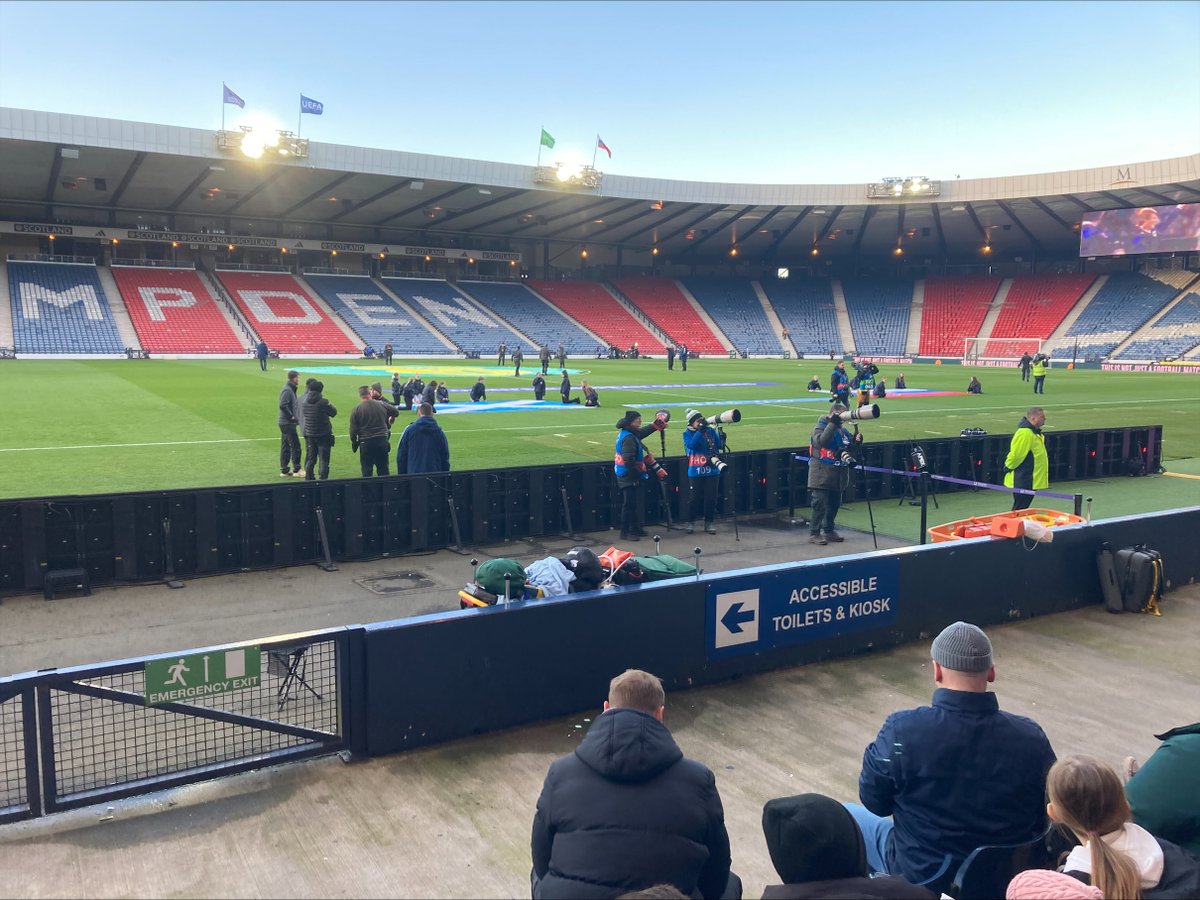 A big thank you to @BusbyAFC & @finnartgirls who were our Flag Bearers at tonights @ScotlandNT match - we hope you enjoyed the experience!
Great to see so many of our regions club @HampdenPark in attendance too supporting the team.
#SWNT