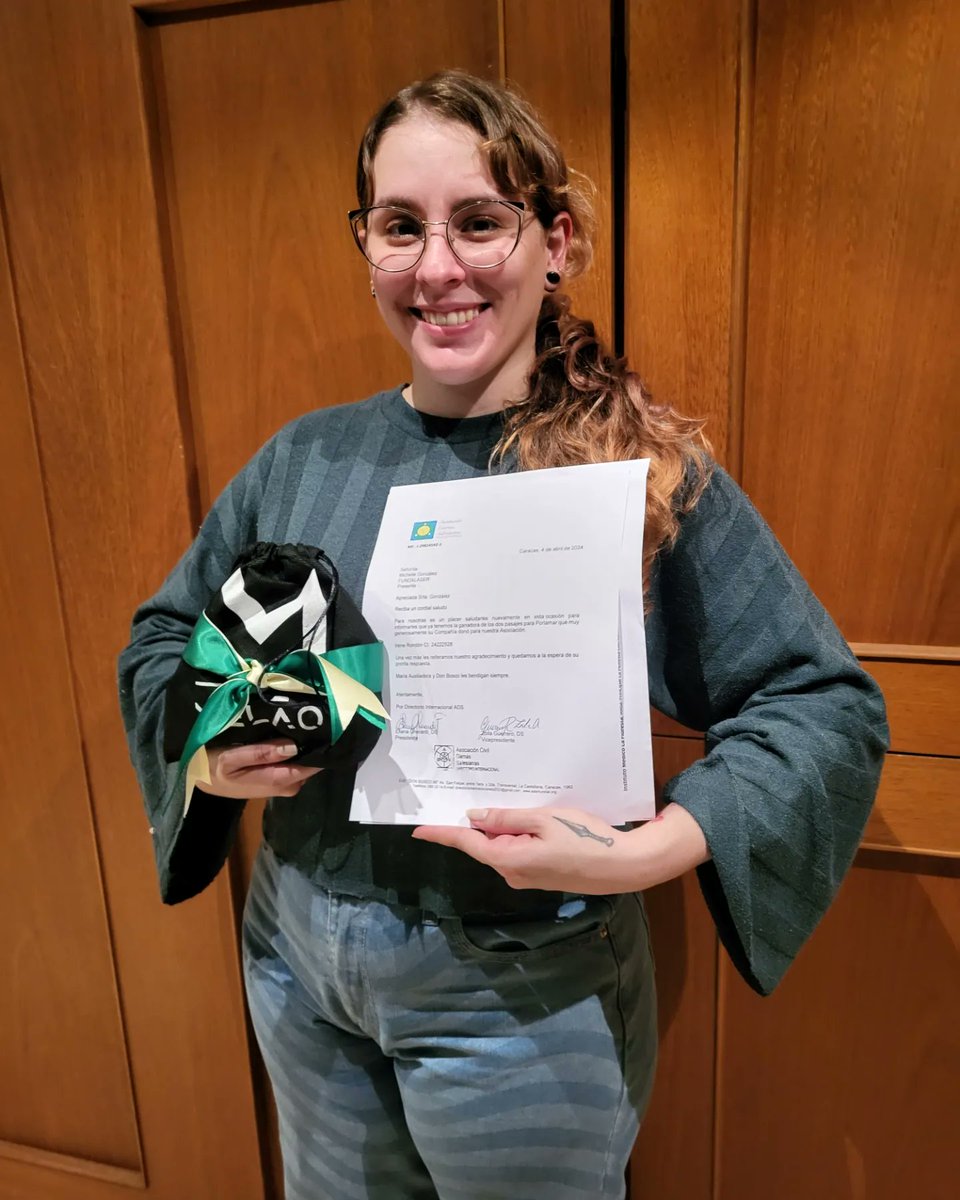 ADSmundial's tweet photo. 🎉 ¡Felicidades a Irene Rondón, la afortunada ganadora de nuestra rifa! 🎁 https://t.co/lVWZh0v7gz