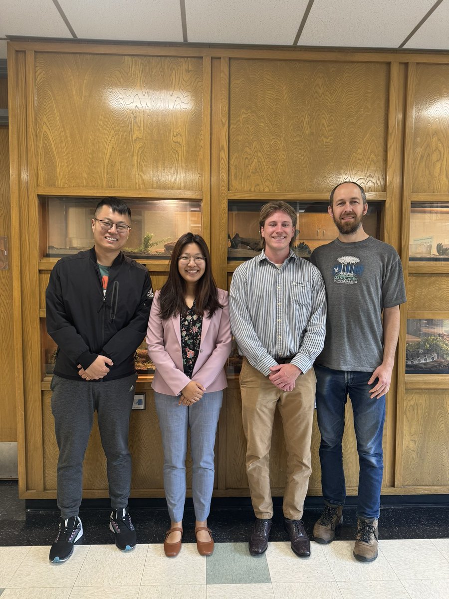 Big congratulations to Owen for successfully defending his MS thesis today, excellent job! I feel extremely proud of him! Thanks for his committee members’ support and mentorship <a href="/FrogListener/">Michael Reichert</a> <a href="/LuZhai_Ecology/">Lu Zhai</a> Also thanks @IntegrativeBIOL for all kinds of support