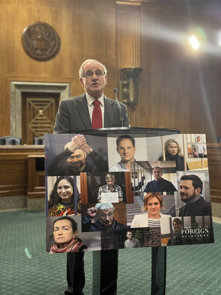 Thanks to @SenatorCardin for hosting an event today which brought attention to @vkaramurza and all the other political prisoners who are being held in #Putin's prisons. We are all aware of the dangers to their lives and we must do everything we can to bring them home.