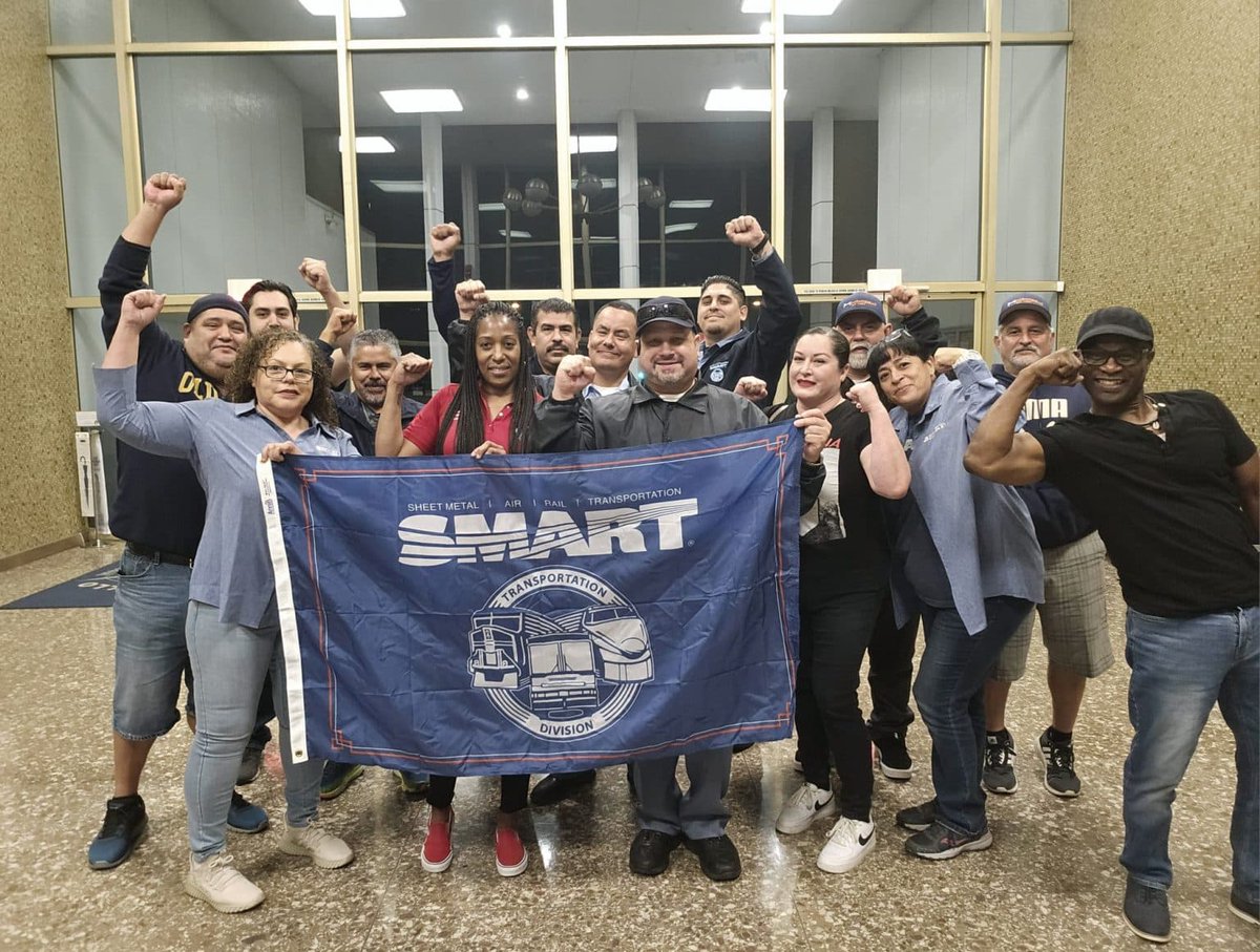 SOLIDARITY IN ACTION: Justice has been served in Montebello, California. After a team of SMART-TD officers took action, 27 union bus operators and mechanics are back on the job, and contract negotiations have resumed. Read more: smart-union.org/27-transit-mem…