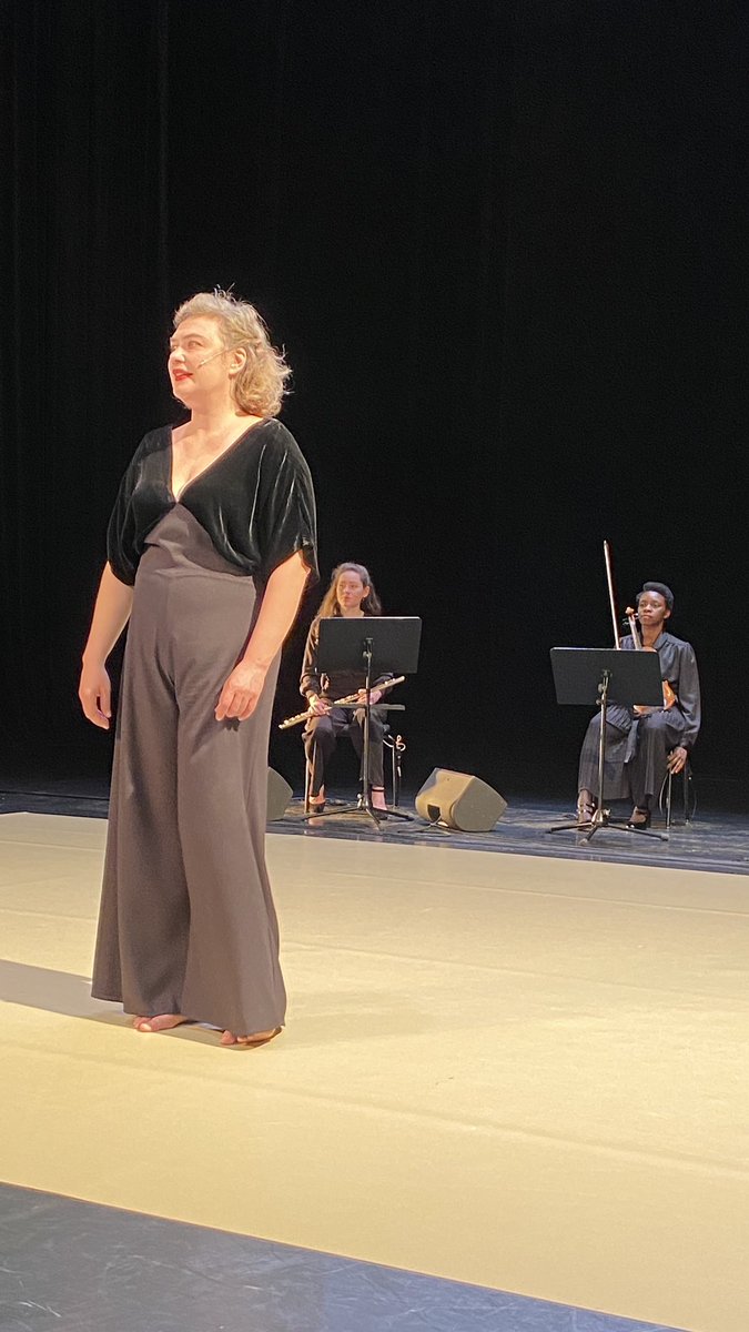 Après Phèdre! et Giselle, voici Carmen. de l’auteur suisse François Gremaud qui met en scène l’inénarrable Rosemary Standley pour raconter, chanter tous les rôles de l’opéra de Bizet: Carmen, accompagnée sur scène par 5 musiciennes, et 2 chaises pour tout décor. <a href="/TheatreNational/">Théâtre National Wallonie-Bruxelles</a>