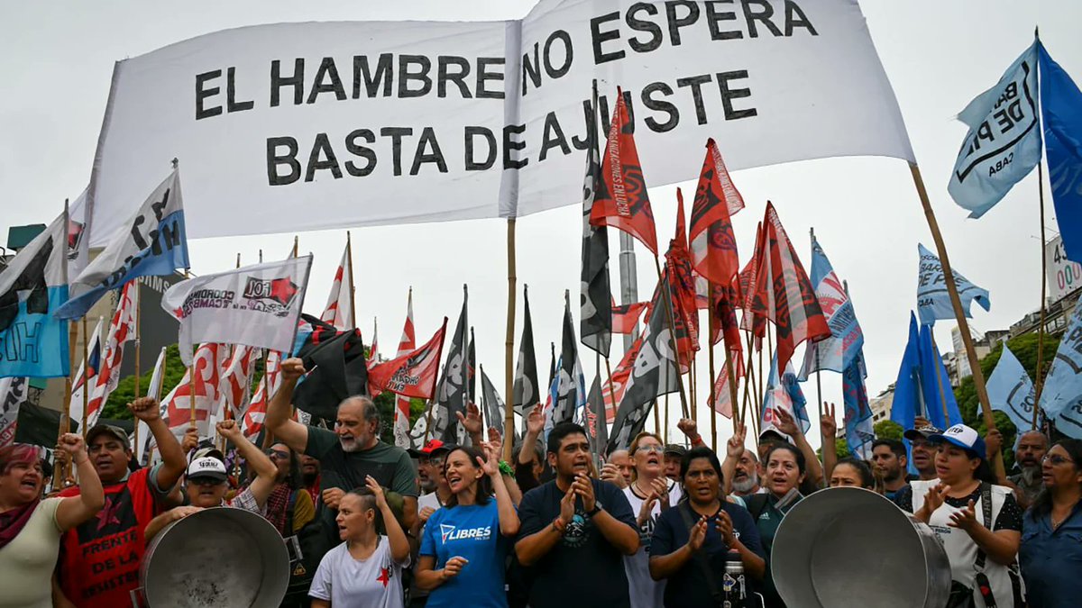 #Protestas. Los movimientos sociales vuelven a marchar mañana para reclamar alimentos y rechazar los despidos en el Estado. (SomosTélam) somostelam.com.ar/noticias/polit… @UTEPoficial @FOLprensa @UnidadPiquetera @fpdsnacional @libresdelsurnet