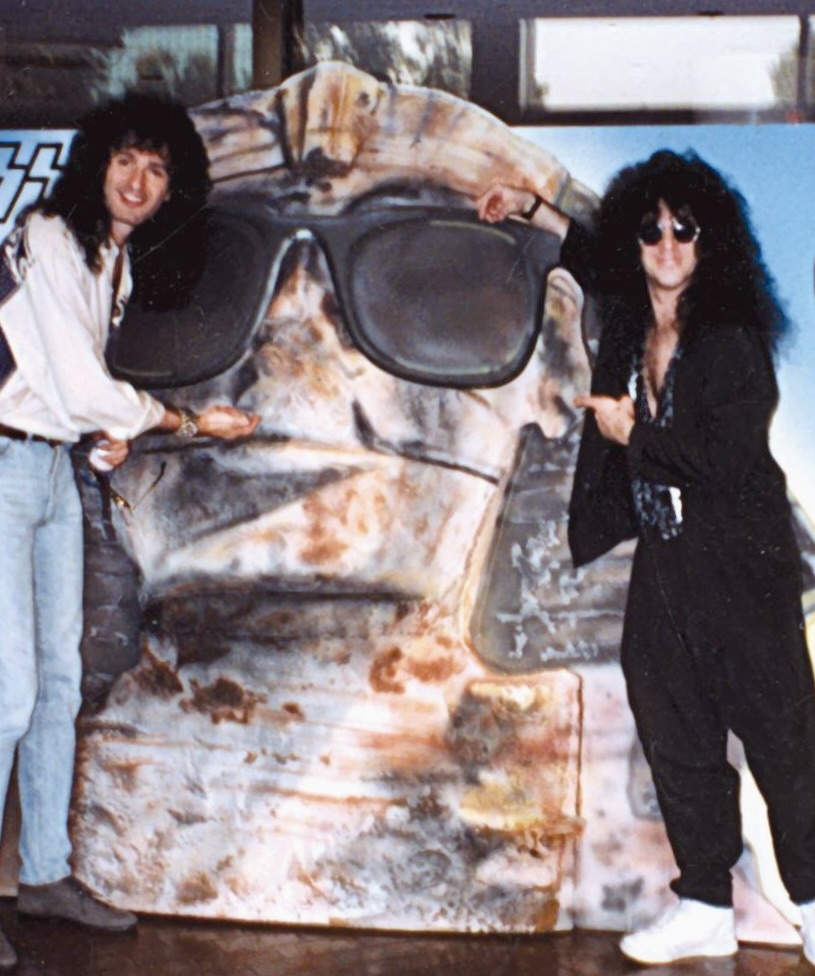 Back in 1990, at the Long Beach Arena, during the HITS tour this promotional item was set up outside the venue.  Eric Carr and I loved posing with 'Leon'.  Great tour, great memories!  @EricCarr_TheFox