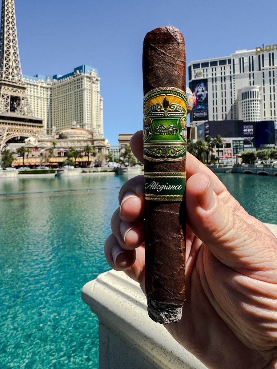 Nice afternoon stroll around #Vegas to unwind and enjoy a #cigar.  Let’s do an @EPCarrillo #Allegiance.  Then back to conference stuff…#CigarLife #nowsmoking