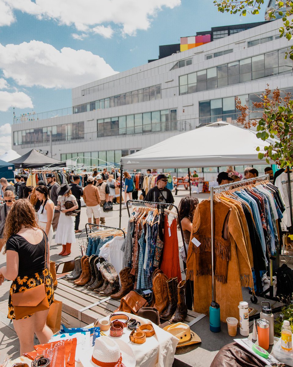 SAVE THE DATES 📆 Dreaming of market season? Pop-ups from Easy Days Market and The Mom Market Collective are just over a month away. Mark your calendars now to connect with the community’s creative vibes and shop local! Upcoming dates: bit.ly/3njrMrR 📷 @kristinbreit