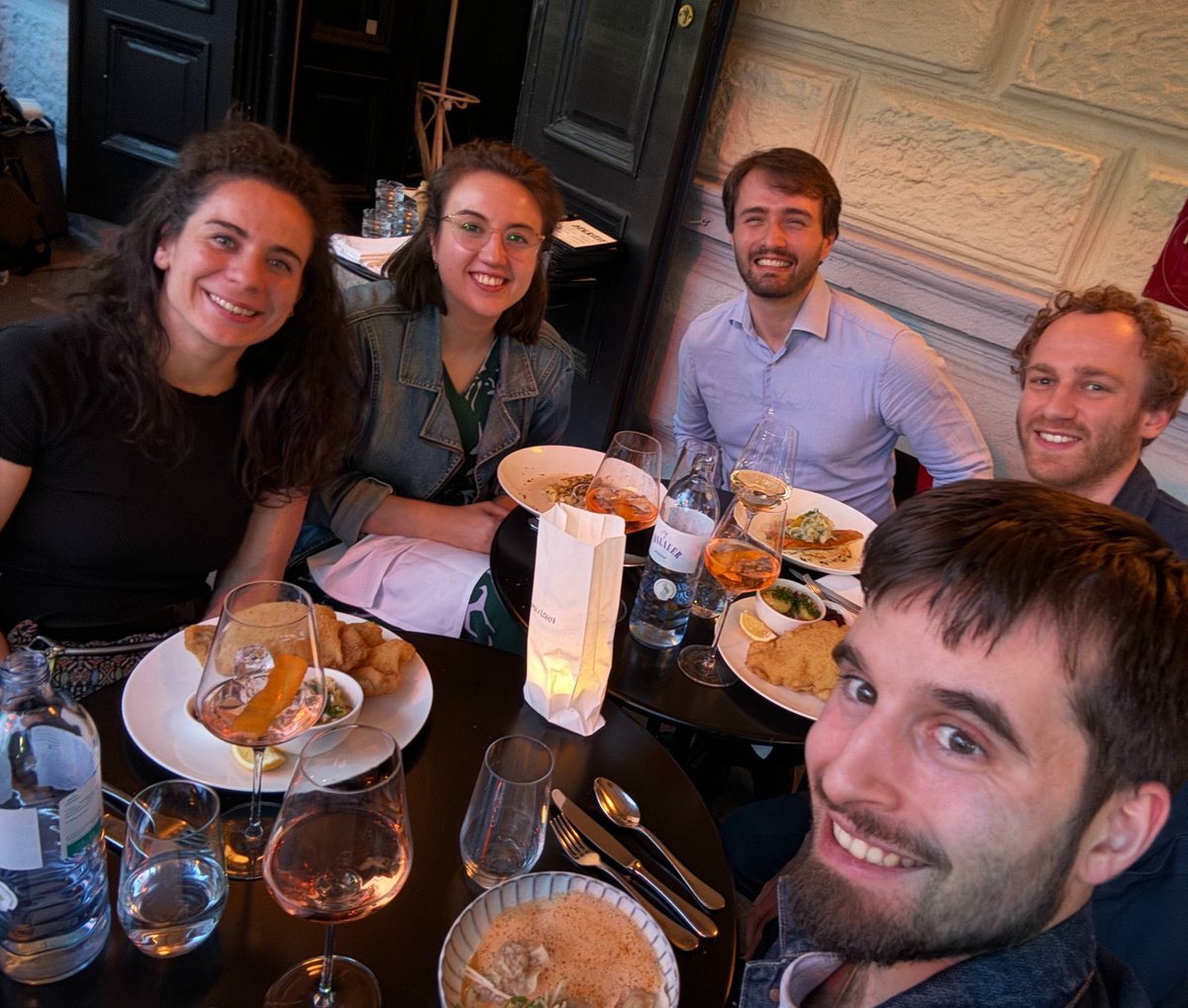 Ivan Palaia (@ivnpla) on Twitter photo Discussing vesicles and microgravity with <a href="/LauraAlvarez_F/">Laura Alvarez</a>: turns out it *is* rocket science after all! 🚀👩🚀 <a href="/SaricLab/">Andela Saric</a> <a href="/miggral/">Miguel Amaral</a> @b_maitane <a href="/sciFelixFrey/">Felix Frey</a> Discussing vesicles and microgravity with <a href="/LauraAlvarez_F/">Laura Alvarez</a>: turns out it *is* rocket science after all! 🚀👩🚀 <a href="/SaricLab/">Andela Saric</a> <a href="/miggral/">Miguel Amaral</a> @b_maitane <a href="/sciFelixFrey/">Felix Frey</a>