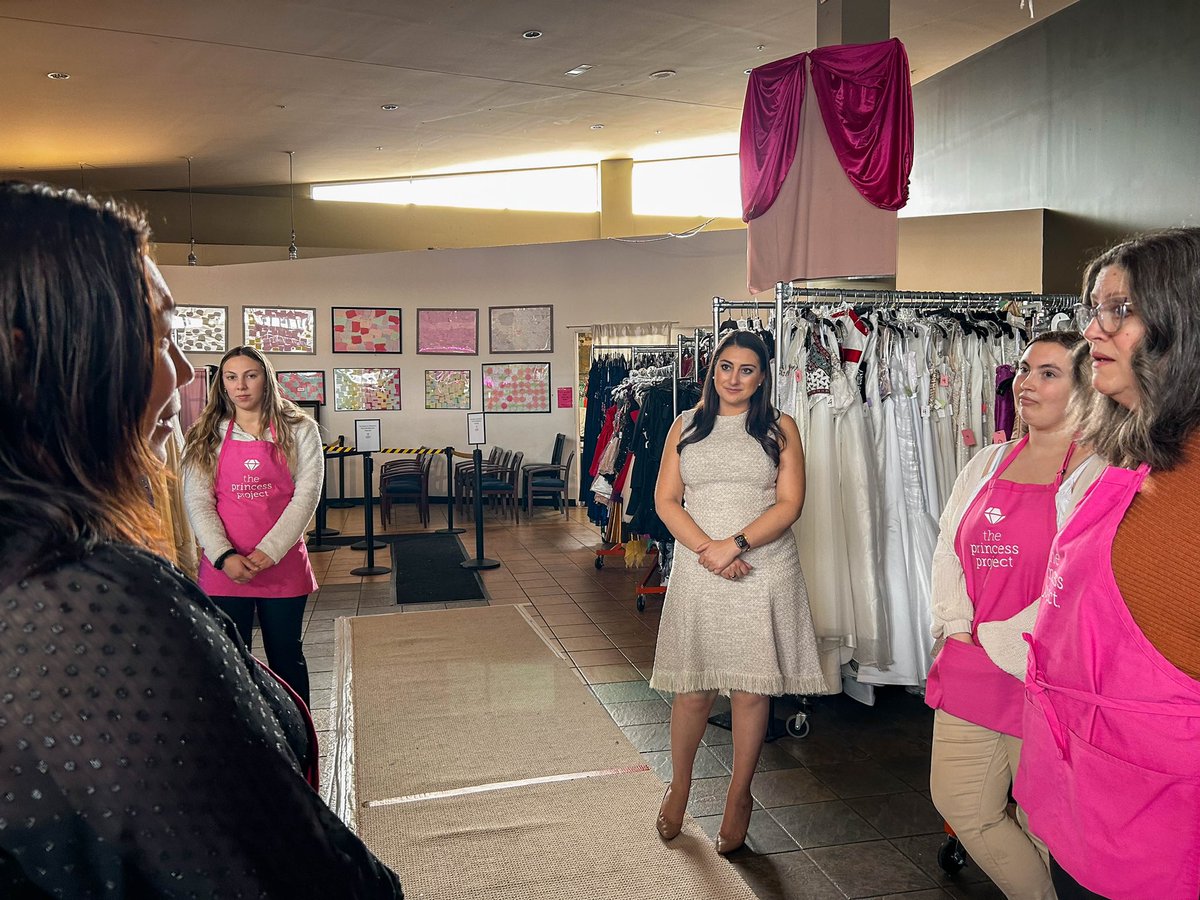 Everyone should experience their prom feeling happy and confident. So I loved visiting @princessprojsd's boutique and learning more about their work to provide free prom dresses and accessories to teens!