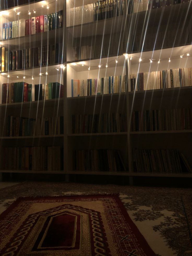 « Et quiconque se détourne de Mon Rappel, mènera certes, une vie pleine de gêne »

                          S. TaHa, Ayah 124