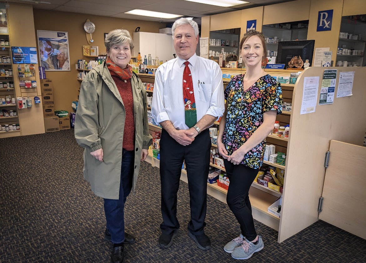 Massive appreciation to Minister Josie Osborne (Mid Island-Pacific Rim) for her visit to Medicine Shoppe Canada in Port Alberni during Pharmacist Appreciation Month! We were deeply honored by your insightful discussion with pharmacy owner, Larry Johannessen.