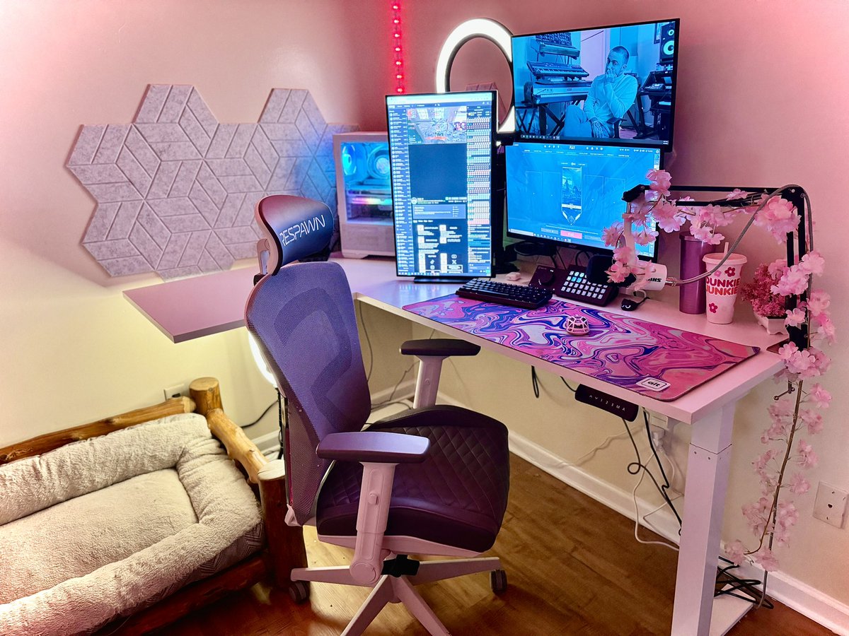 Where you started vs. where you’re at now🌸 I started on a freaking folded table & chairs playing MW 2019 on my husband’s Xbox 😂 Please ignore the cables. I have stuff for cable management but we move soon so there is no point rn. I’m also no longer a controller player,…