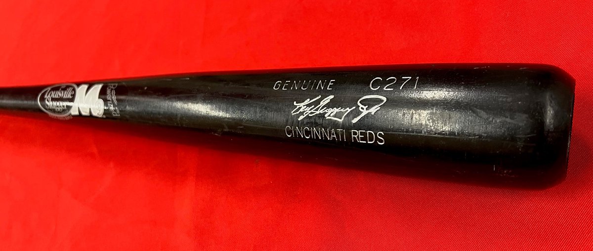 April 9, 2000: #OTD in Reds history, Ken Griffey, Jr. hit the 1st HR of his Reds career. Griffey’s two-run shot off the Cubs’ Scott Downs in the bottom of the 6th at Cinergy Field sparked a comeback from a 6-0 deficit in a game the Reds won in 11 innings. #RedsMuseumArchives:…