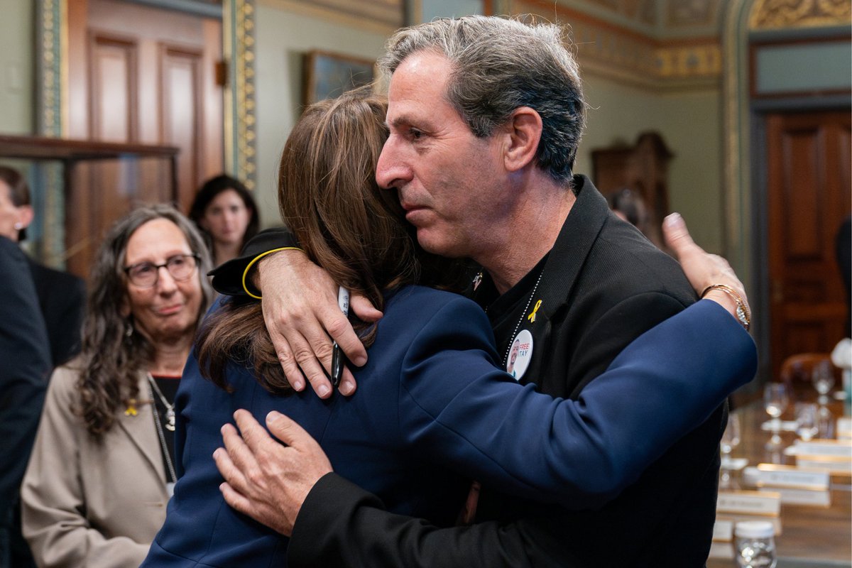 Edan Alexander. Sagui Dekel-Chen. Hersh Goldberg-Polin. Omer Neutra. Keith Siegel. These are innocent Americans who were brutally taken hostage by Hamas 186 days ago. As I told their loved ones today: @POTUS and I are doing everything we can to reunite these hostages with their…