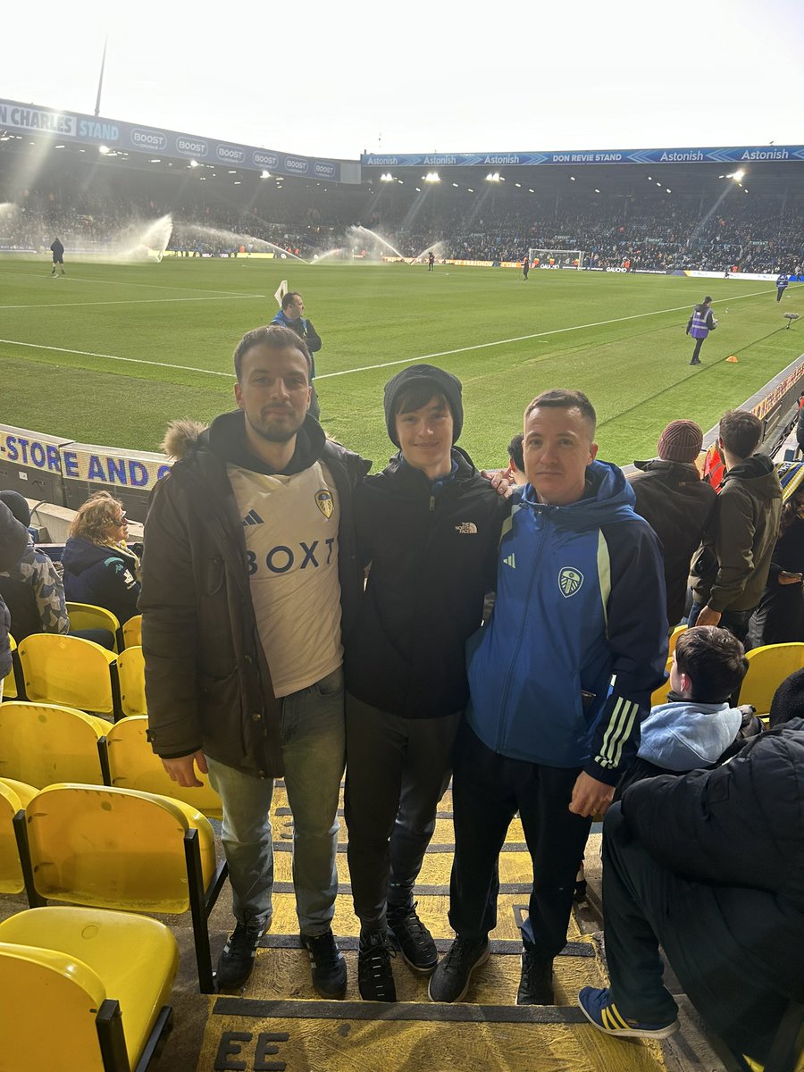@DEB_MNDWARRIOR Debbie not the result we wanted today. Debbie you should be so proud of Jacob he is an absolute credit to you what an amazing person he is me & Corey loved spending the day with him. We will meet again for a match that’s for sure we both made a friend #lufc 💛💙