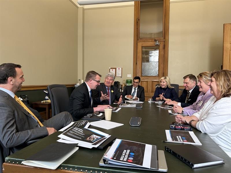 Thank you to @OntLiberal leader @BonnieCrombie, Housing Critic @ShamjiAdil, & MPP @JohnFraserOS for taking the time to meet with OREA leaders to discuss our housing report and the bold actions Ontario can take to build homes. #BoldActionBuildsHomes