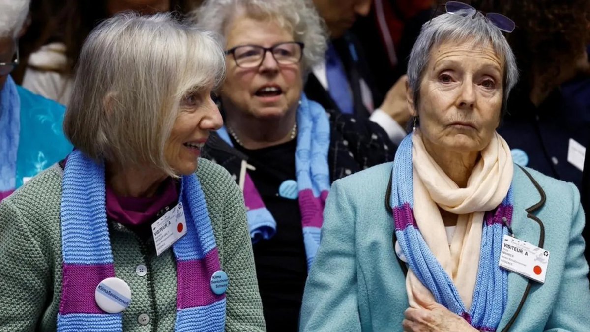 A bunch of Swiss Nannas have won the first ever climate case in the European Court of Human Rights. The ruling is binding and will influence laws and policies in 46 European countries. They said “we are not made to sit in a rocking chair and knit.” bbc.com/news/science-e…