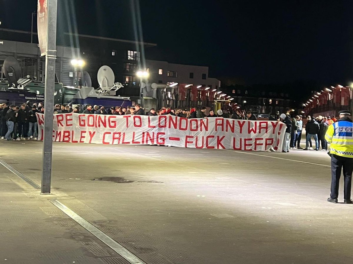 Bayern Munich banner outside the Emirates tonight, after their fans were banned from going to the match…