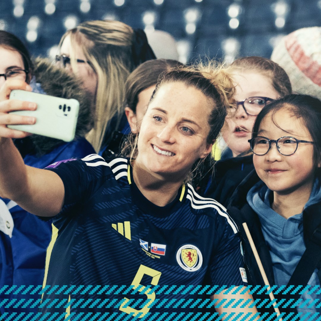 🤳 Photo with the match winner! Thank you for your support tonight 👏 #SWNT | #SCOSVK