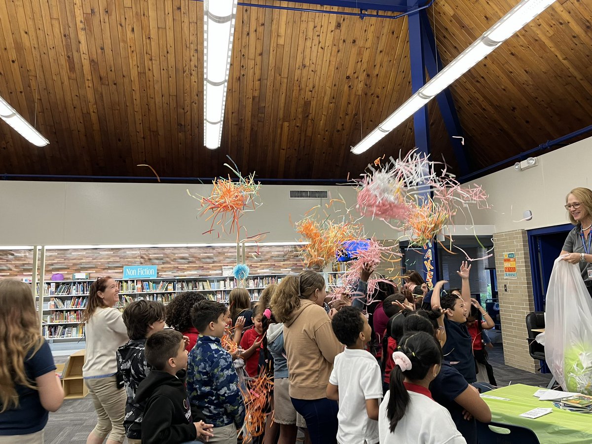 What a morning! Keep it up 3rd grade scholars! We loved celebrating your ELA Unit 5 performance at our Level Up Confetti Party! #WeBelieve @HillsboroughSch @VanAyresHCPS