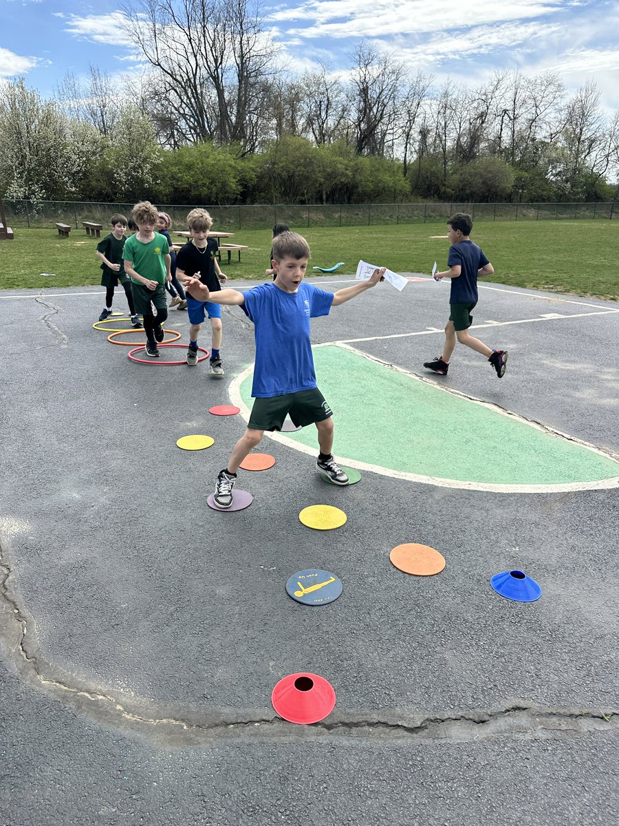 Sarah rocked being the Spanish teacher of day! She taught pre k all about bees “abejas” and had the third grade classes running an obstacle course and answering questions about sports “deportes” in Spanish Jeopardy relay game outside! #onlyatcba