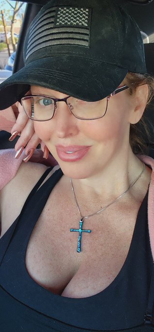 This Vegas sunshine is beaming!😍 https://t.co/CvM6L8cB0T