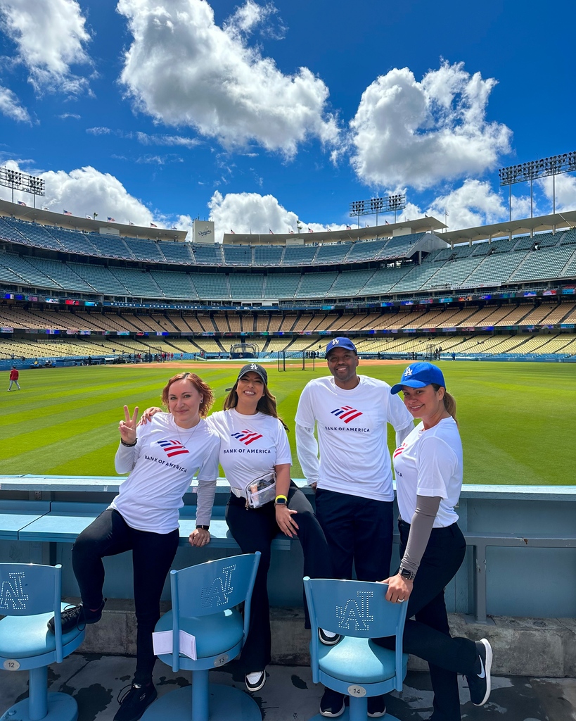 assistmarketing's tweet image. This squad knocked it out of the park! ⚾️💥 our team was front and center with Bank of America for the opening week with the L.A Dodgers!

#TeamAssist #BrandAmbassadors #PromoStaff #PromoLife #ExperientialMarketing #EventStaffing #EventManagement