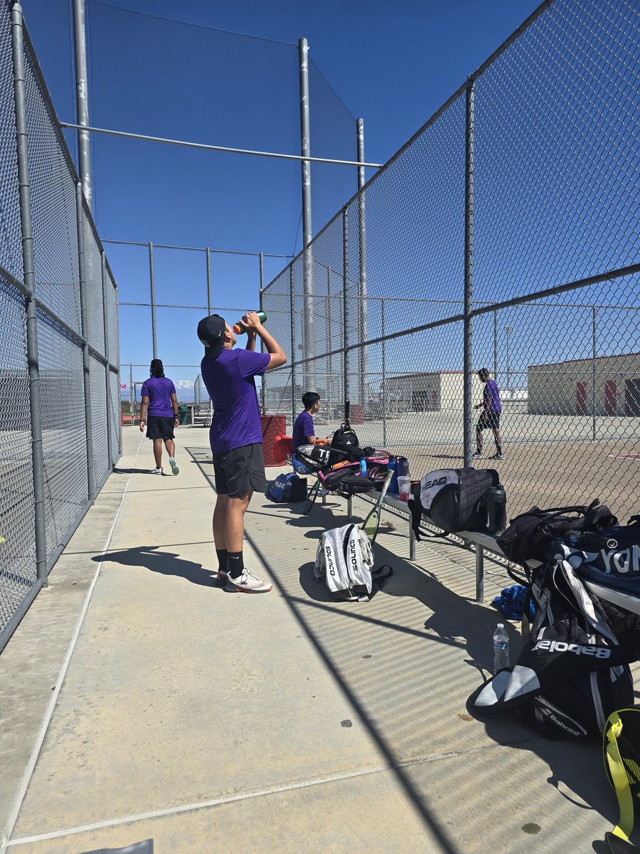 Rancho Tennis is playing Etiwanda in league match today V away, JV at home - V is trying to right the ship after a 6-12 loss to Upland, while JV is going for a another win after a 13-5 win yesterday - Go Cougars! @RanchoHSCougars @MrRobertSanch @sports_rchs @RCHSAchievement