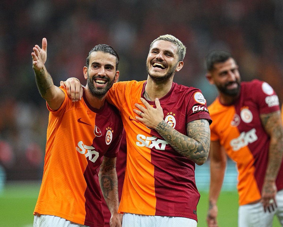 İyi geceler sadece 💛♥️ ailesi #Galatasaray #mauroicardi