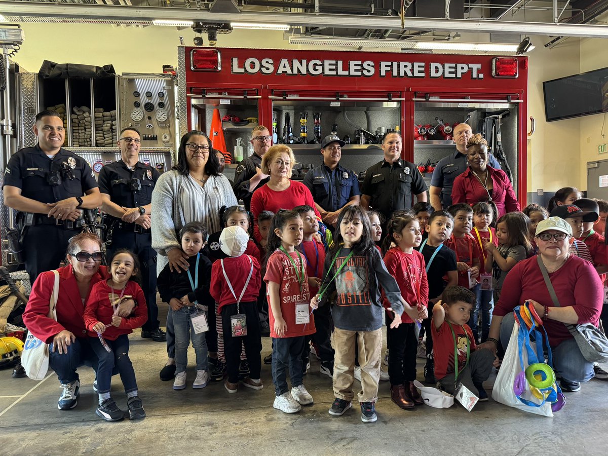 Hollywood Patrol &amp; Reserve Officers payed a visit to one of our local Preschools and escorted them while they walked to LAFD Fire Station 82 for a field trip. The kids had a great time!!#HollywoodStrong #TwiceAcitizen