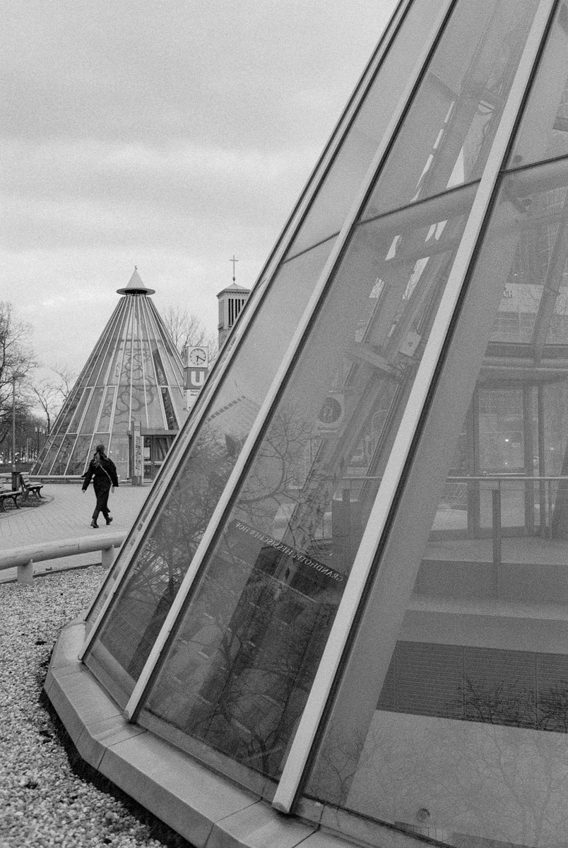 Subway pyramids. Leica R6 Elmarit-R 35mm F2.8 @ILFORDPhoto Kentmere 400 (pushed to 1600) HC-110 #believeinfilm #photography