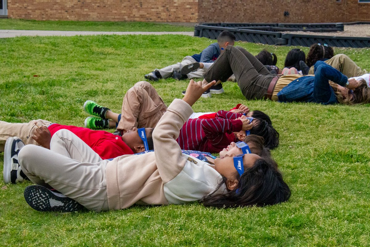 We had a blast visiting @BES_Cowboys, @Bullock_Bears, @ClubHill_Cougar, and @Hickman_Rangers yesterday for the #TotalSolarEclipse. It was wonderful to have the opportunity to witness a once-in-a-lifetime event with our campuses! #GISDEclipse #WSTeamOnSite