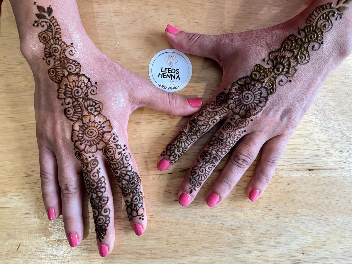 Enjoyed chatting to @drfarzanak as she had her lovely henna design done by @leedshenna ahead of #Eid2024. Hear our conversation @bbcleeds on the breakfast show with @therimaahmed tomorrow.