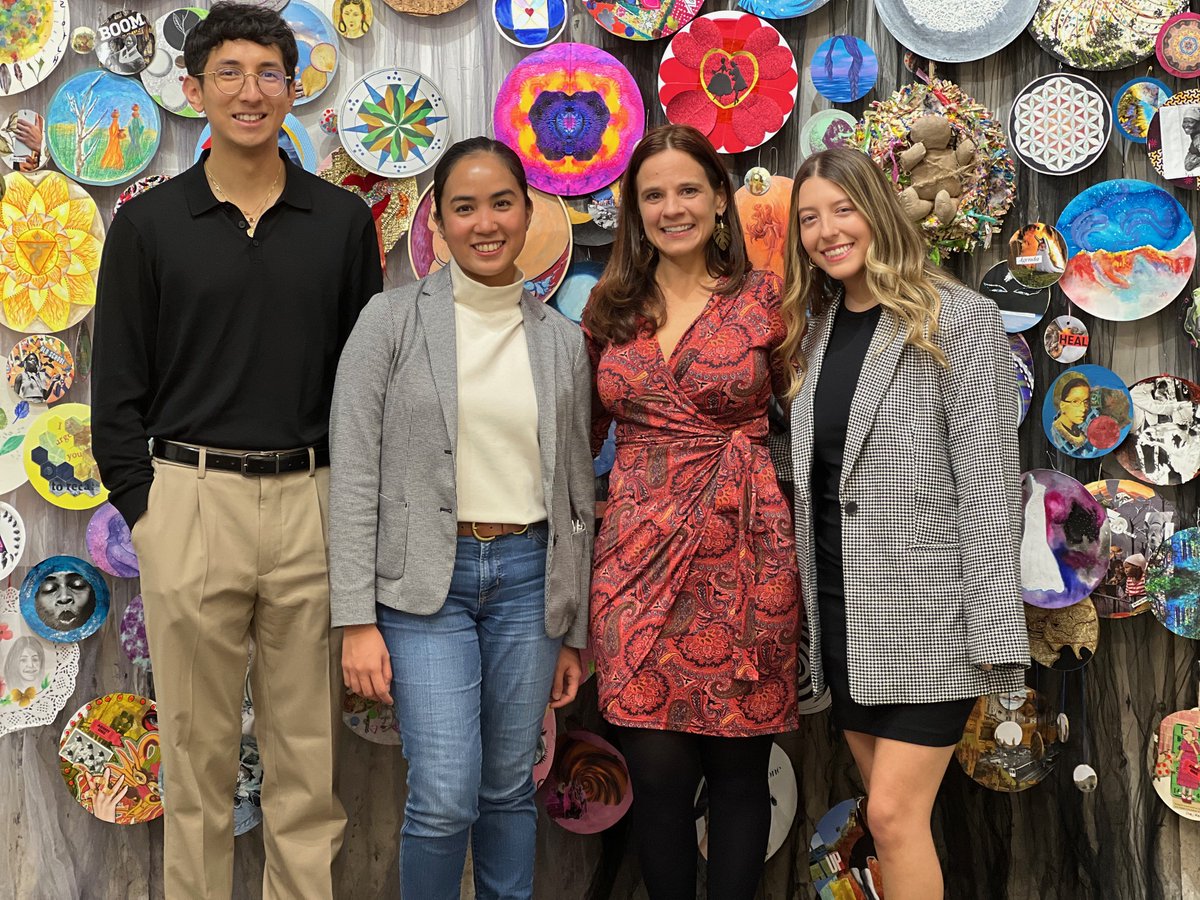 Student-clinicians from #USFLaw Internet & IP Justice Clinic w/ Prof Jessica Fajfar, hosted an Artists' Rights Workshop at @kearnystreet & presented on copyright law for artists in the age of AI. Proud of our #futurelawyers for supporting our community while honing their skills.