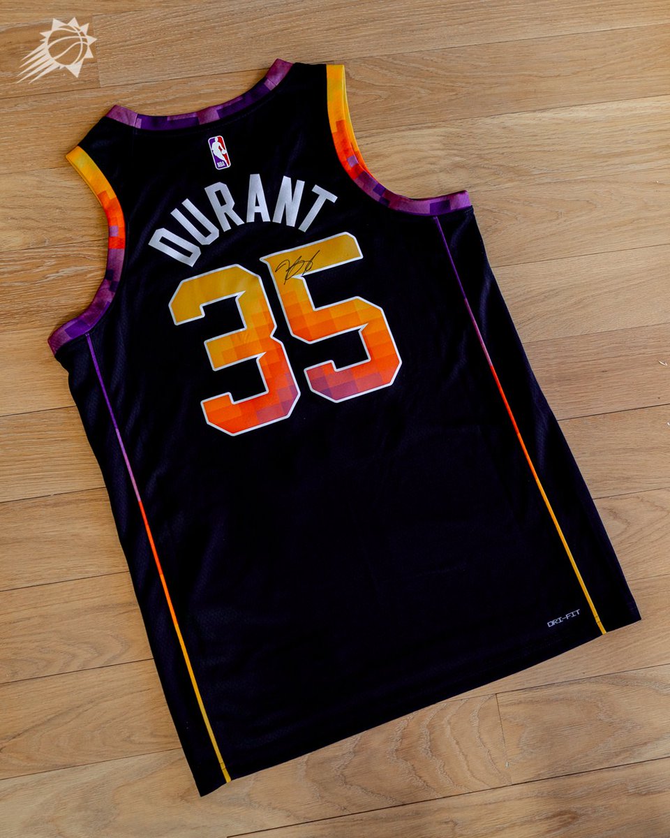 🚨 KD SIGNED JERSEY 🚨 RT for your chance to win an autographed Kevin Durant jersey!