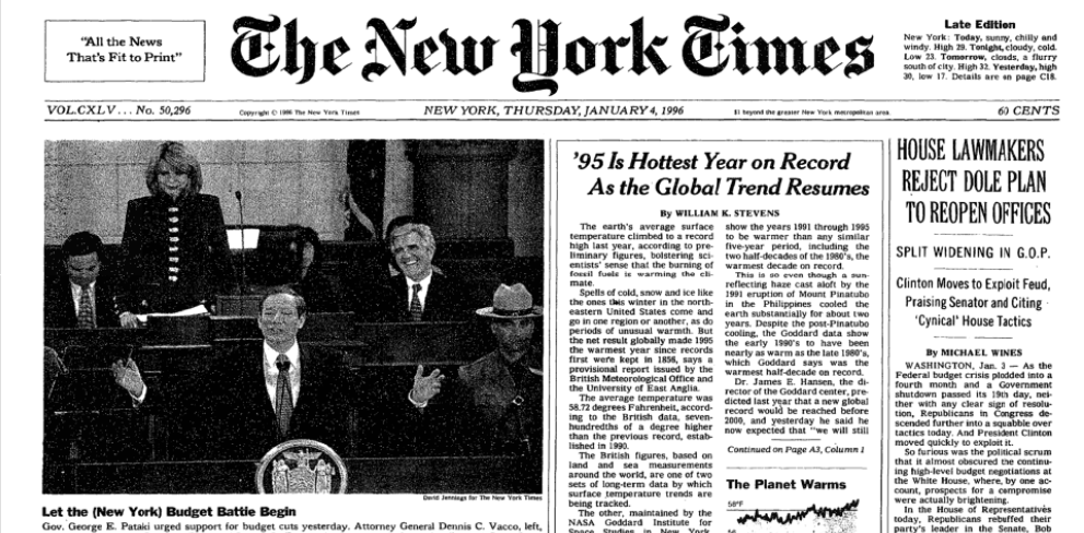 emannuelbento's tweet photo. Há exatos 30 anos, Chico Science & Nação Zumbi lançavam o disco "Da Lama Ao Caos". Chegando aos EUA em 1995, o álbum apareceu em uma lista de 10 melhores discos do ano do @nytimes. Edição de 4 de janeiro de 1996.

O crítico Neil Strauss registrou: "O sincretismo brasileiro entra na era do rap e do dance hall, enquanto Chico Science entoa sobre política, amor e arte. Samba, juju nigeriano, funk, reggae, hard rock e música da indonésia são apenas parte de seu arsenal de ritmos ferozes e globais".

Em 2022, um júri de 25 especialistas reunidos pelo jornal "O Globo" o elencou como melhor álbum da música brasileira dos últimos 40 anos. Cito para reforçar, pois poderíamos chegar nessa conclusão mesmo sem levantamento.

"Que eu me organizando posso desorganizar".