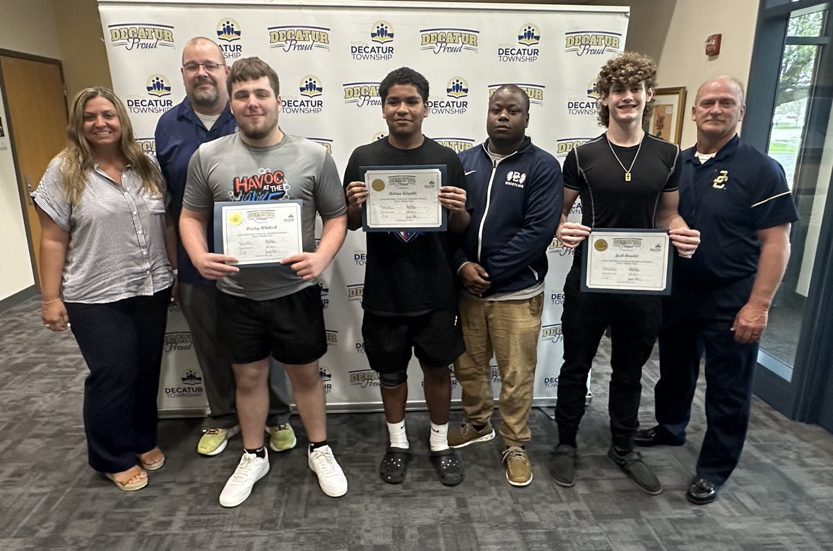 Congratulations to our Decatur Middle School Wrestling Team and Coaches on an outstanding season and stellar individual accomplishments! #DecaturProud <a href="/DMSHawks/">DMS Athletics</a> <a href="/DmsHawks1/">Decatur Middle School</a> <a href="/Steph_Hofer/">Dr. Stephanie Hofer</a>