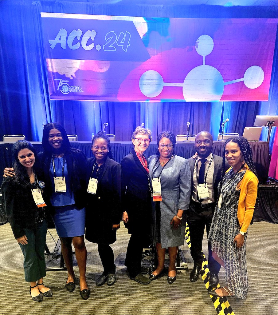 I am honored to have @SharonneHayes in my life💖#mentor #sponsor #sheforshe #healthequity champion. She was at my last session for #ACC24 to support me & took the time to meet & talk with my mentees @ACCinTouch #ACCDiversity #ACCIMProgram #TheFaceofCardiology #Mentoringmatters