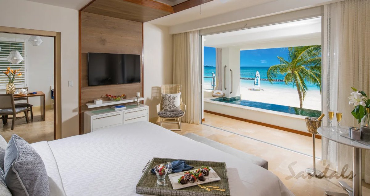 The Beachfront One Bedroom Skypool Butler Suite with Balcony Tranquility Soaking Tub at #SandalsRoyalBarbados will have you wanting to come back before you even leave.

Matt@DreamsByDesignTravel.com
#SandalsSpecialist

📷Sandals