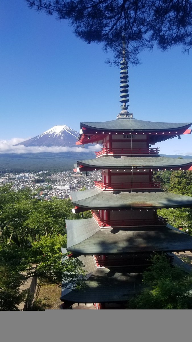 桜が咲いてる時に此処へ行きたい
五重塔と富士山とさくら
最高のロケーションです。
#神社仏閣巡り
#御朱印巡り