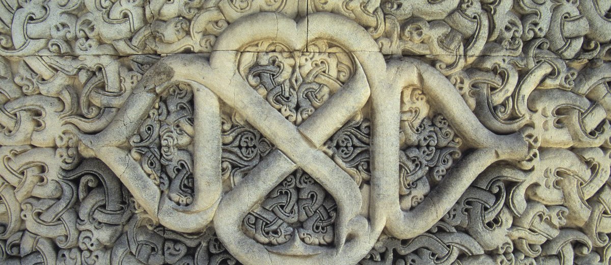 To Muslim friends and colleagues - in Maldives, Sri Lanka, around the world - #EidMubarak. These days as much as ever, it's worth pausing for a moment to reflect that the world's great faiths have shared values at their hearts. Carved coral, Old Friday Mosque, Malé, #Maldives