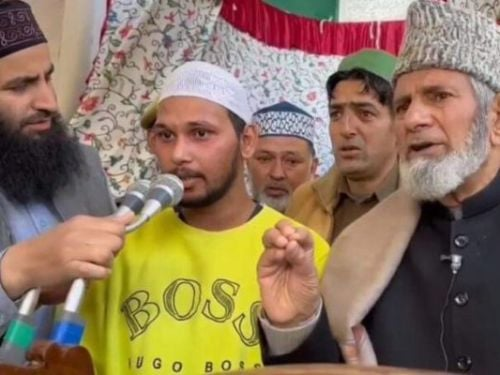 Srinagar: Hindu youth coerced into converting to Islam and made to read Kalma during the Jumat-ul-Vida prayers at Dargah Hazratbal; FIR registered 
 hindujagruti.org/news/195920.ht…