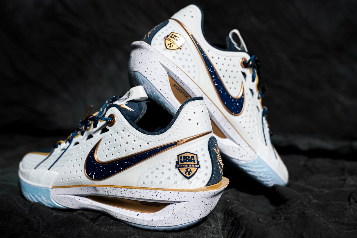 The 🇺🇸 #USAB50 logo goes CRAZY on this year's  <a href="/nikehoopsummit/">Nike Hoop Summit</a> kicks!