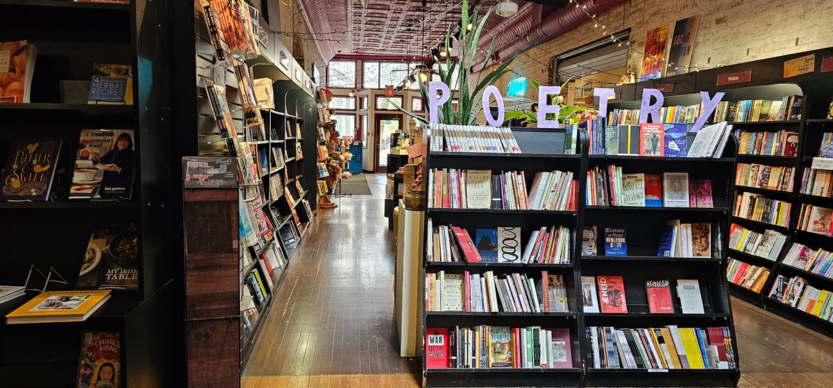 📚☕ Passing through Charleston, WV, I stopped by Taylor Books, an indie #bookstore that's the perfect example of why it's important to support #indiebookstores. They have a great selection of new and second-hand #books. There's also a nice gallery, cozy cafe, and even a pottery…