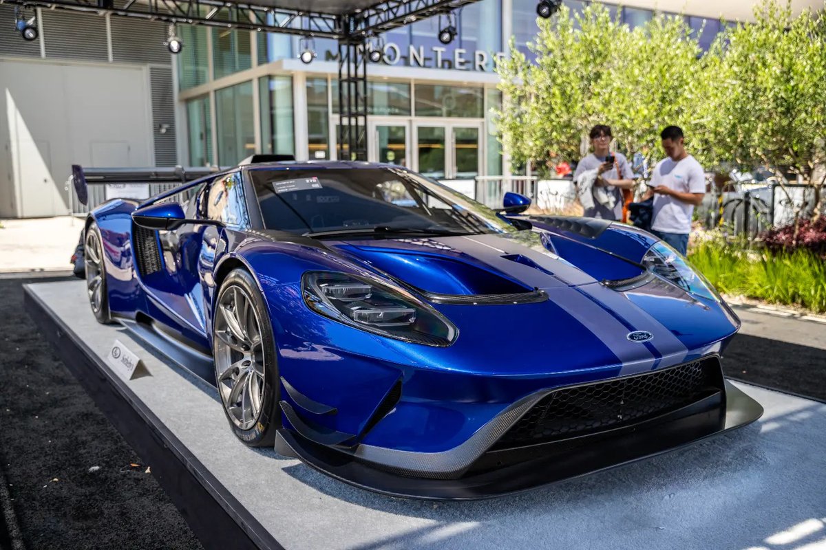 Track version and road version
#Ford #GT #FordGT #MKII #FordGTMKII #Auction #RMSothebys #CarWeek #CarWeek2023 #CarWeekForever #FrimAutos #HeritageEdition #Racecar