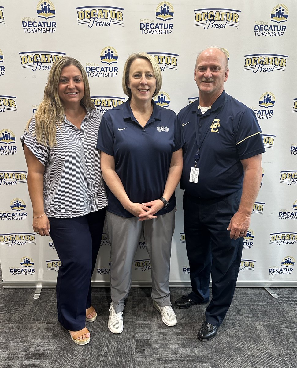 Congrats to Missy Harvey, <a href="/DmsHawks1/">Decatur Middle School</a> Director of Athletics, who was named District 3 Middle School Athletic Administrator of the Year by the IIAAA! Thank you for your dedication to <a href="/DMSHawks/">DMS Athletics</a> athletics!  #DecaturProud <a href="/Steph_Hofer/">Dr. Stephanie Hofer</a>