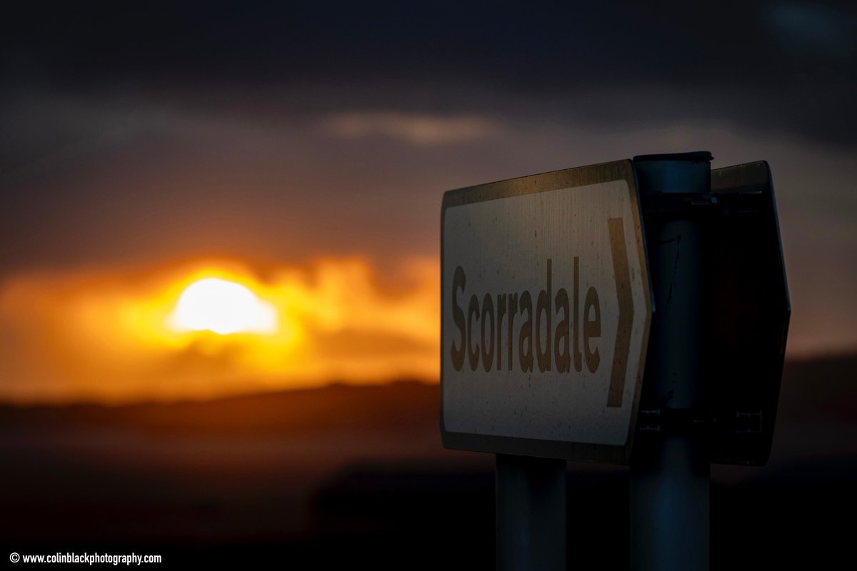 A fantastic Orkney sunset tonight behind #Stromness @orkneycom #VisitOrkney @VisitScotland